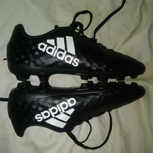 ⚽ EUC Adidas boys soccer cleats size 1